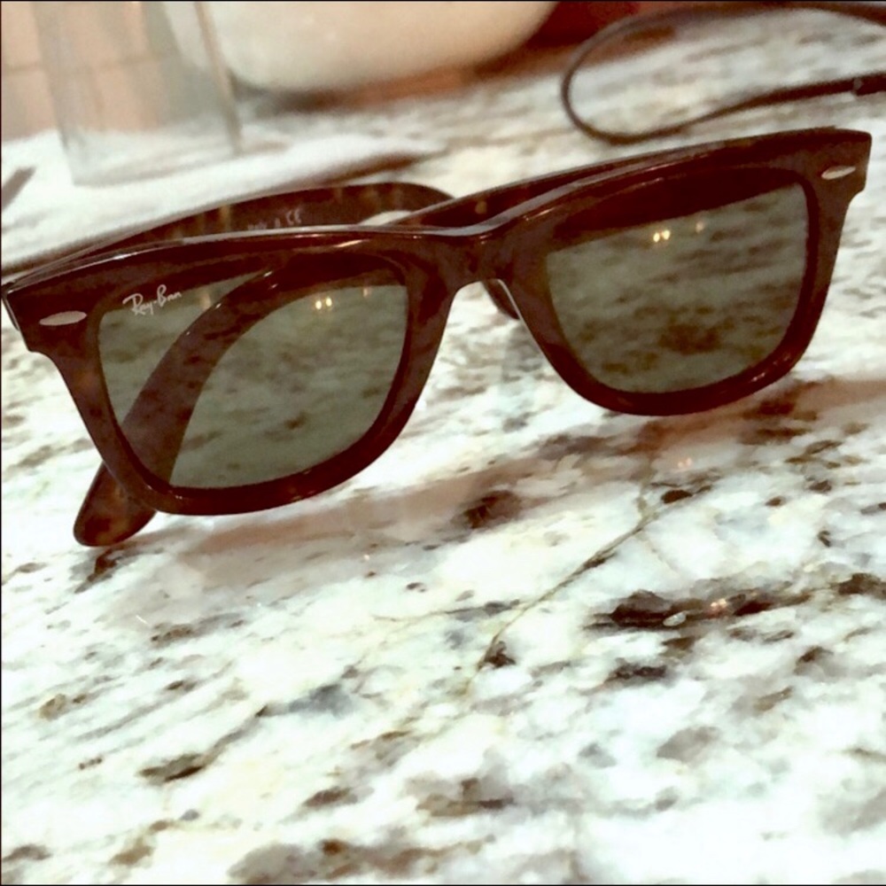 Ray Ban 2140 50/22 Tortoise w/ Green Lenses